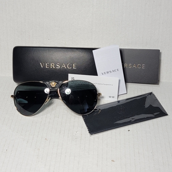Versace VE2150Q Sunglasses Mens Gold Dark Grey Aviator Medusa Baroque Case Box